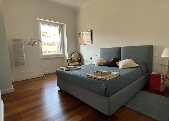 Bright In San Lorenzo - Feel At *